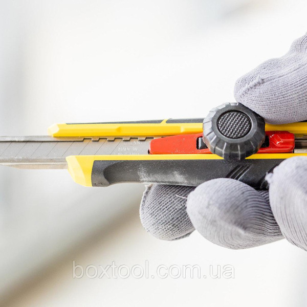 Ніж STANLEY "FatMax" сегментне висувне лезо 25 мм, 205 мм FMHT10330-0