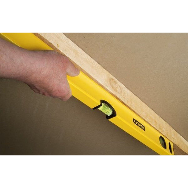 Рівень STANLEY "Classic Box Level" 2 капсули 40/60/80 см а асортименті STHT1-43102