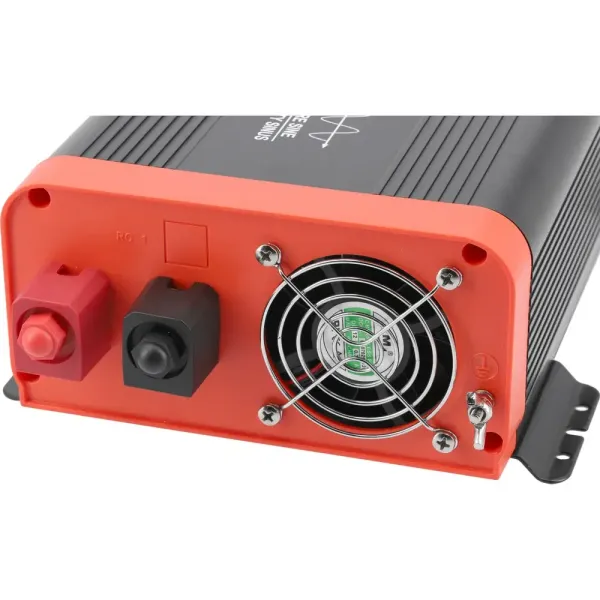 Перетворювач напруги YATO з 12 В DC на 230 В 1 кВт/2 кВт AC USB чиста синусоїда YT-81483